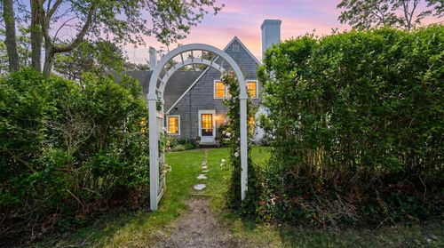 27 Whereaway Ln, Wellfleet, MA, 02667-7834 | Card Image