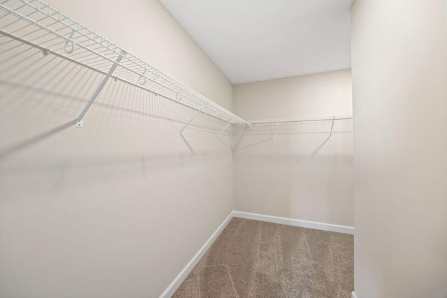 Huge Walk In Closet | Image 26