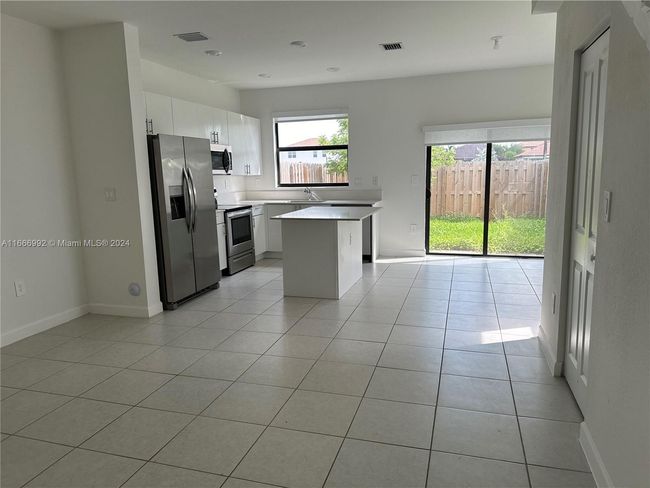 0 - 11836 Sw 247 Th Ter, Townhouse with 3 bedrooms, 3 bathrooms and null parking in Homestead FL | Image 4