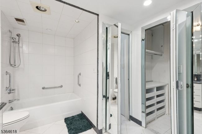 APT-518 - 1 Claridge Dr, House other with 2 bedrooms, 2 bathrooms and null parking in Verona NJ | Image 11