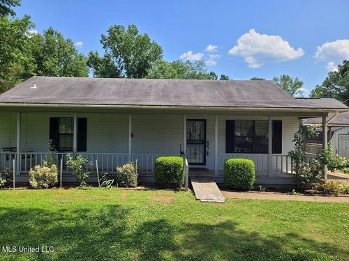 3189 S Red Banks Rd, Byhalia, MS, 38611-7782 | Card Image