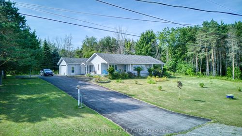 39 Trotters Lane, Westport, ON, K0G1X0 | Card Image