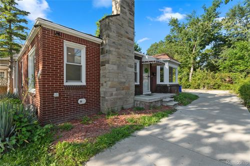6134 Woodhall St, Detroit, MI, 48224-2037 | Card Image