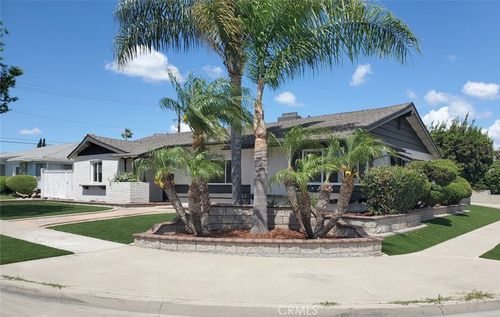 17341 Roseleaf Ave, Tustin, CA, 92780-2542 | Card Image
