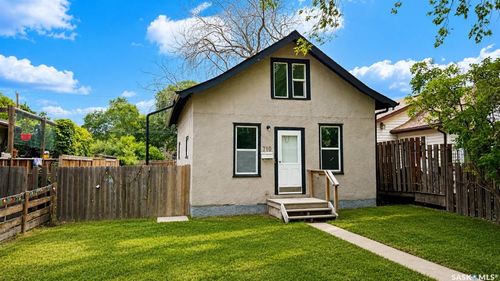 710 Av M S, Saskatoon, SK, S7M2L4 | Card Image