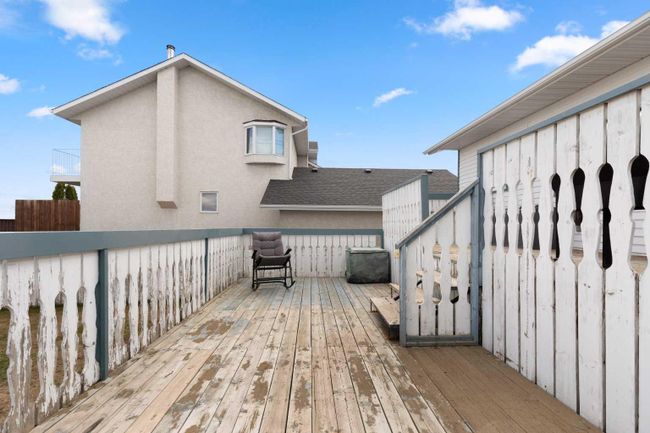 909 7 St Se, House detached with 4 bedrooms, 2 bathrooms and 2 parking in Redcliff AB | Image 36