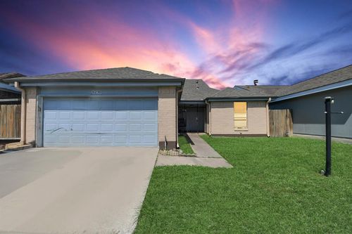 6230 Grandvale Dr, Houston, TX, 77072-1518 | Card Image