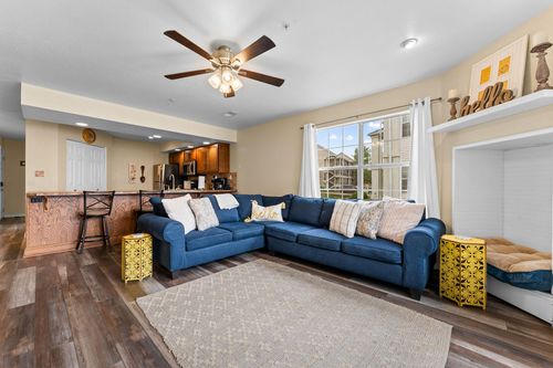 1-220 Meadow Ridge Ln, Branson, MO, 65616-3877 | Card Image