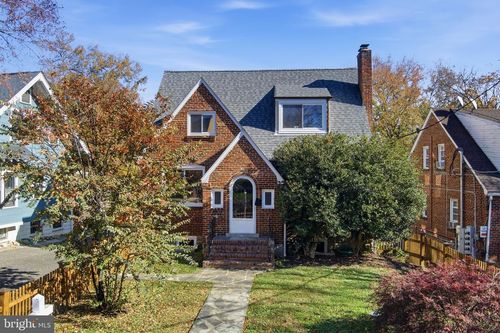 8209 Flower Ave, TAKOMA PARK, MD, 20912-6858 | Card Image