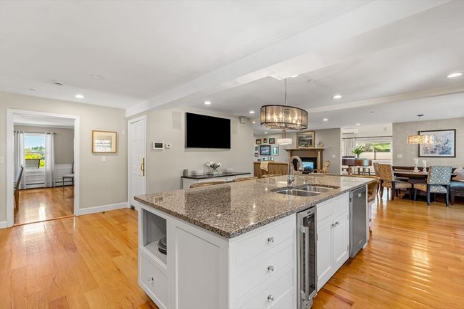 24 Lakeview Ave, House other with 4 bedrooms, 4 bathrooms and 6 parking in Danvers MA | Image 10