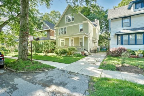 10 Menlo Place, Rochester, NY, 14620 | Card Image