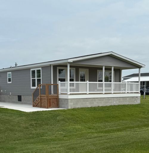 3287 Lakeland Dr, Arcadia, MI, 49613-9775 | Card Image