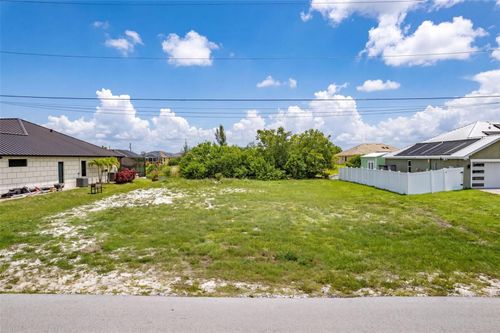 623 Ne 7th Ter, CAPE CORAL, FL, 33909-2017 | Card Image