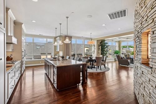 401-875 Lake Street N, Wayzata, MN, 55391 | Card Image
