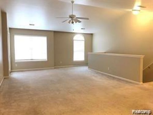 11712 Farmington Rd, Livonia, MI, 48150-1722 | Card Image