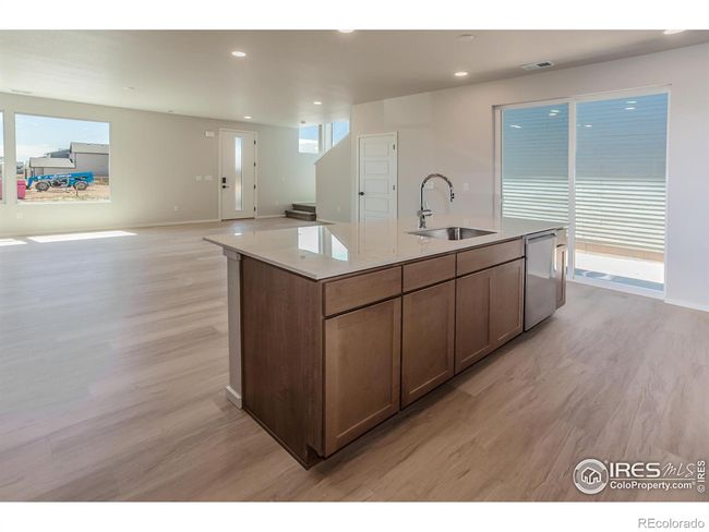 KITCHEN ISLAND | Image 12
