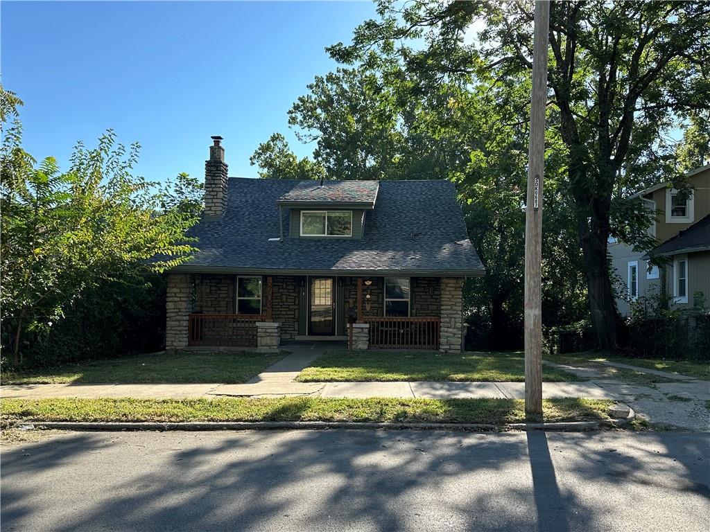 College Ave, Kansas City, MO 64132