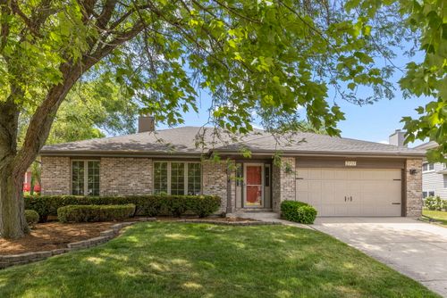 2717 Rolling Meadows Dr, Naperville, IL, 60564-8790 | Card Image