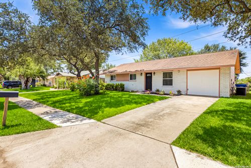 10910 Wayward Dr, San Antonio, TX, 78217-2830 | Card Image