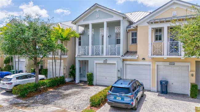 7514 Nw 108 Th Path, Townhouse with 3 bedrooms, 3 bathrooms and null parking in Doral FL | Image 16