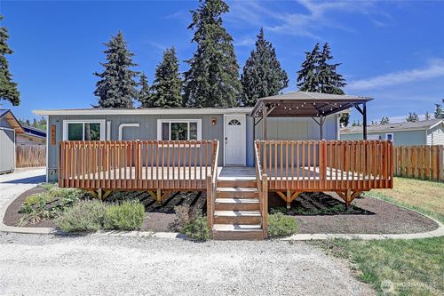 663 Chapman Rd, Camano Island, WA, 98282-8466 | Card Image