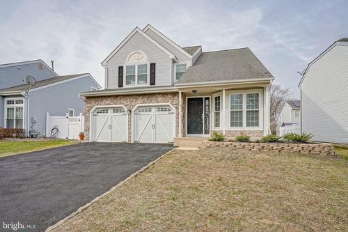 16 Mystic Way, BURLINGTON, NJ, 08016-4254 | Card Image