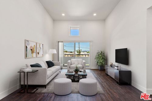 apt-320-16550 Vanowen St, Van Nuys, CA, 91406-4760 | Card Image