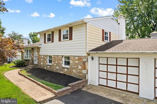 16 Stoltz Ave, Feasterville Trevose, PA, 19053-6063 | Card Image