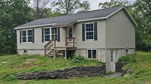 11 Fel Qui Rd, Woodstock, NY, 12498-2249 | Card Image