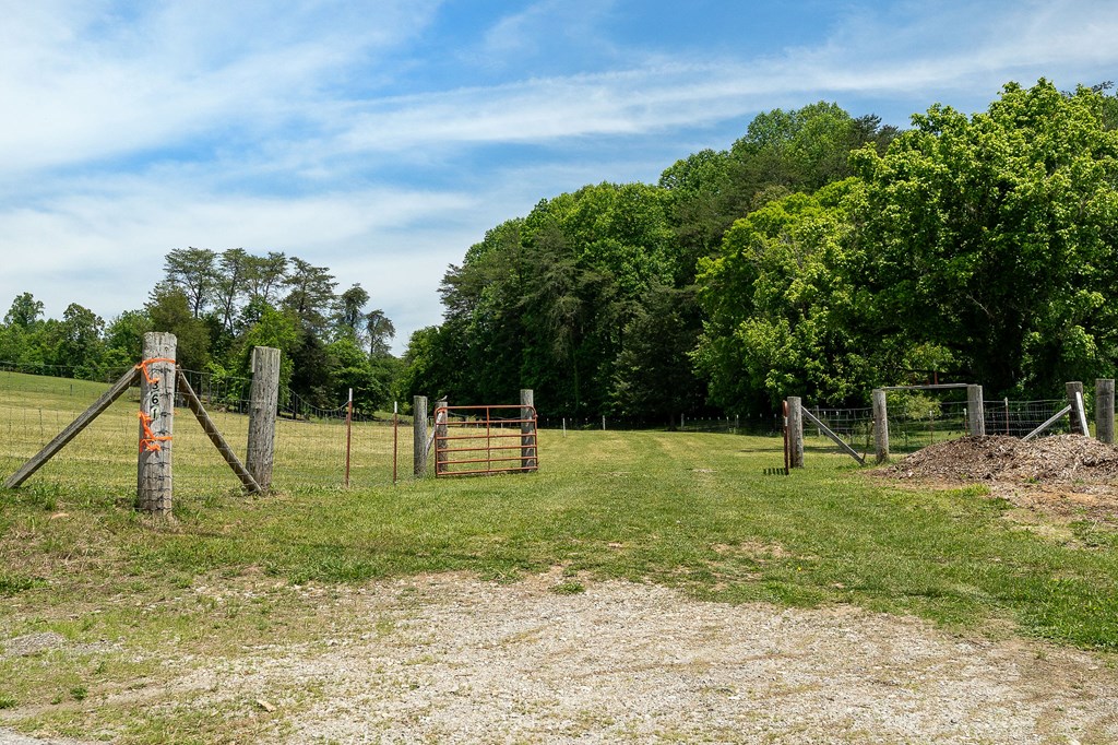 Land in Hilham 4