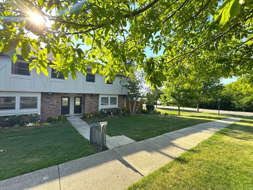 886 Bristol Dr, Barrington, IL, 60010-4507 | Card Image