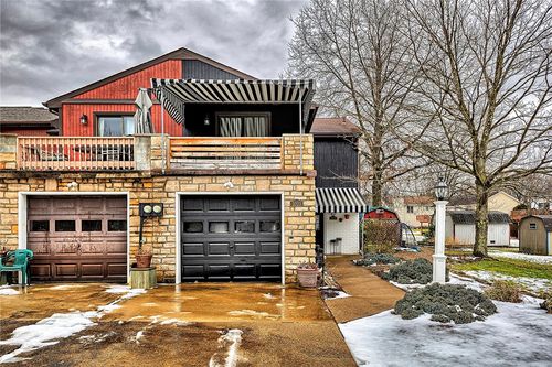 1023 Cranston Dr, Greensburg, PA, 15601-1118 | Card Image