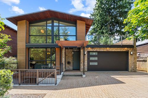6528 Marine Dr, West Vancouver, BC, V7W2S7 | Card Image