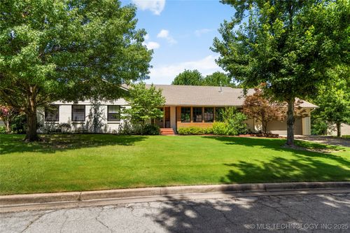 3918 Evanston Ave, Tulsa, OK, 74105-3724 | Card Image