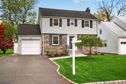 15 Greenwood Ave, West Orange, NJ, 07052-2011 | Card Image