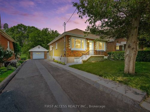 822 Douglas St, Oshawa, ON, L1H5C9 | Card Image