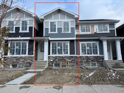 330 Sundown Rd, Cochrane, AB, T4C2R3 | Card Image