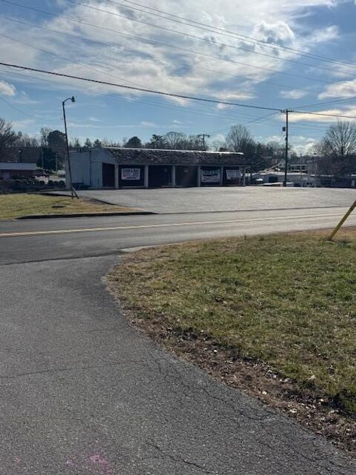 2304 Morningside Dr, Morristown, TN, 37814-5518 | Card Image