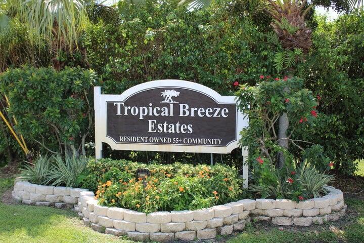 White Pine Dr, Boynton Beach, FL 33436