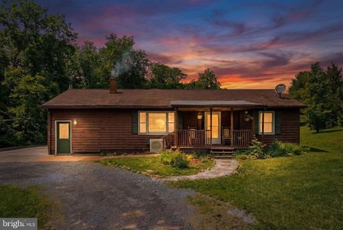 1537 Coal Mine Rd, STRASBURG, VA, 22657-4911 | Card Image