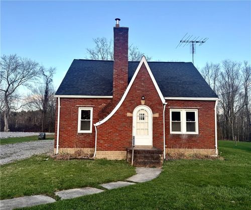 738 N Broad Street Ext, Grove City, PA, 16127-4612 | Card Image