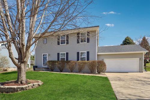 1815 Nw 90th St, Clive, IA, 50325-5455 | Card Image