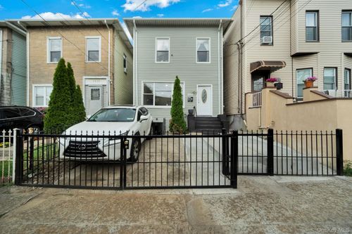 2240 Quimby Ave, Bronx, NY, 10473-1324 | Card Image