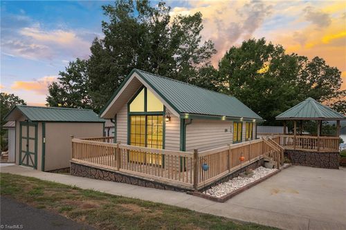 123 Grand View Dr, New London, NC, 28127 | Card Image