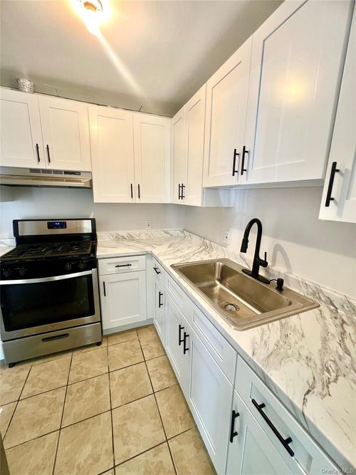 25 Ruth Ct, Middletown, NY, 10940-5328 | Card Image