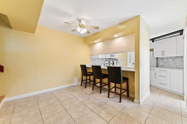 3864 Victoria Dr, Condo with 2 bedrooms, 3 bathrooms and null parking in West Palm Beach FL | Image 6
