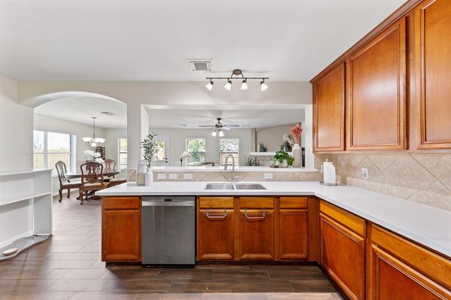 1901 Plum Falls Ln, House other with 6 bedrooms, 4 bathrooms and 2 parking in Pearland TX | Image 14