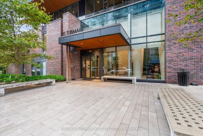 403 - 20 Tubman Ave, Condo with 3 bedrooms, 2 bathrooms and 1 parking in Toronto ON | Image 2