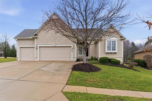 19430 W 98th St, Lenexa, KS, 66220-9726 | Card Image