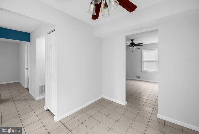 37 Hamilton St, Townhouse with 3 bedrooms, 3 bathrooms and null parking in SWEDESBORO NJ | Image 5